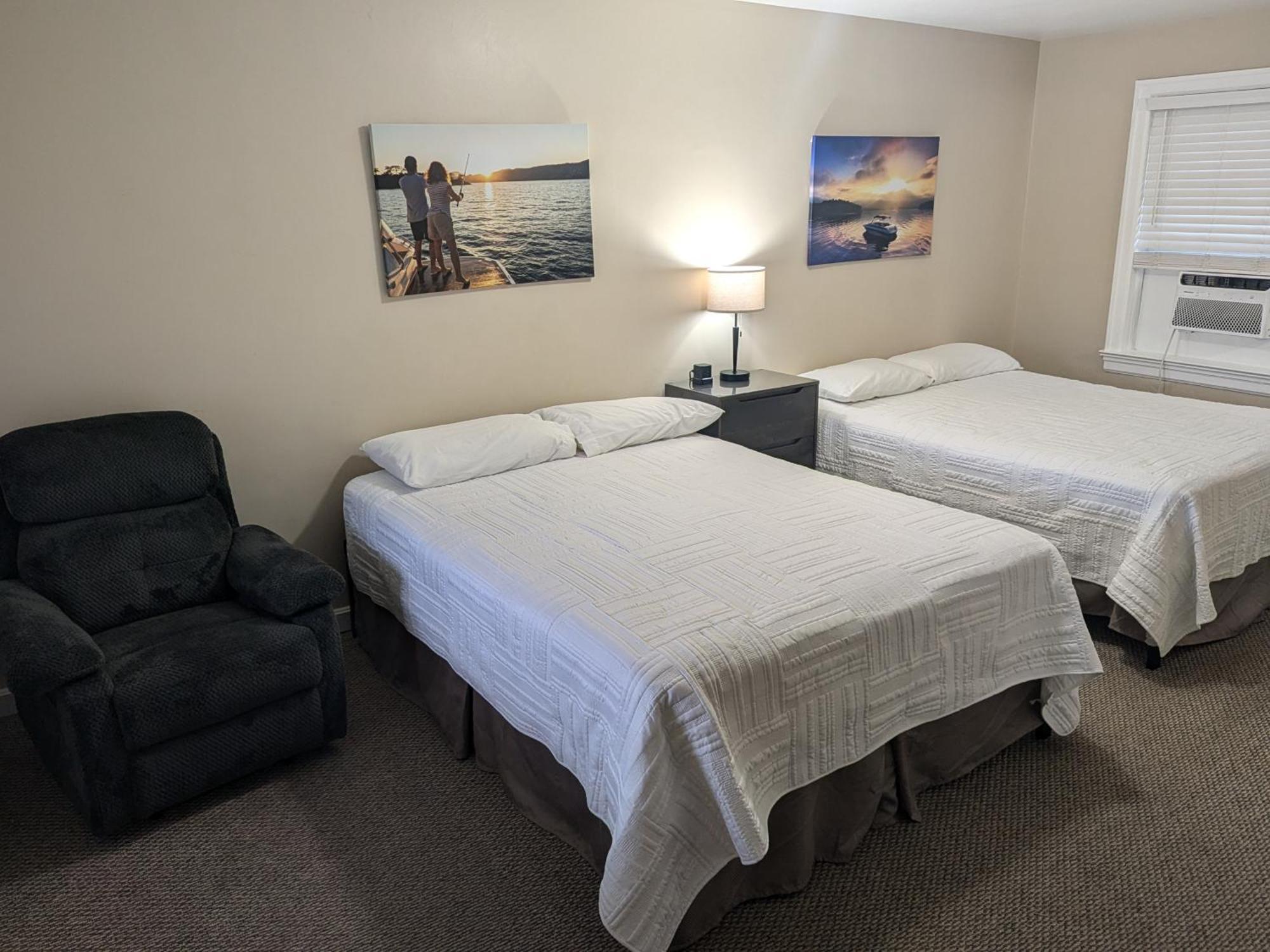 Early American Motel Aurora Εξωτερικό φωτογραφία