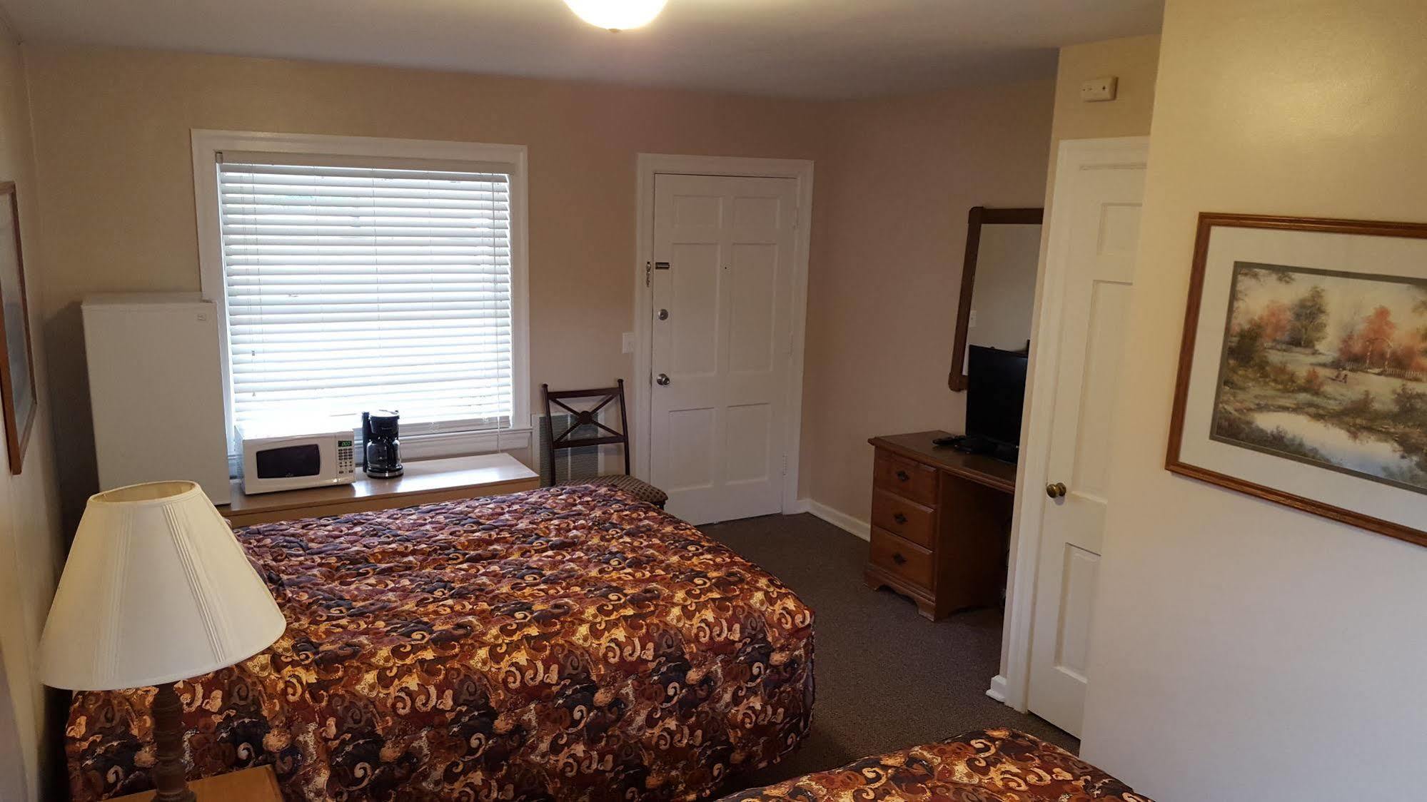 Early American Motel Aurora Εξωτερικό φωτογραφία